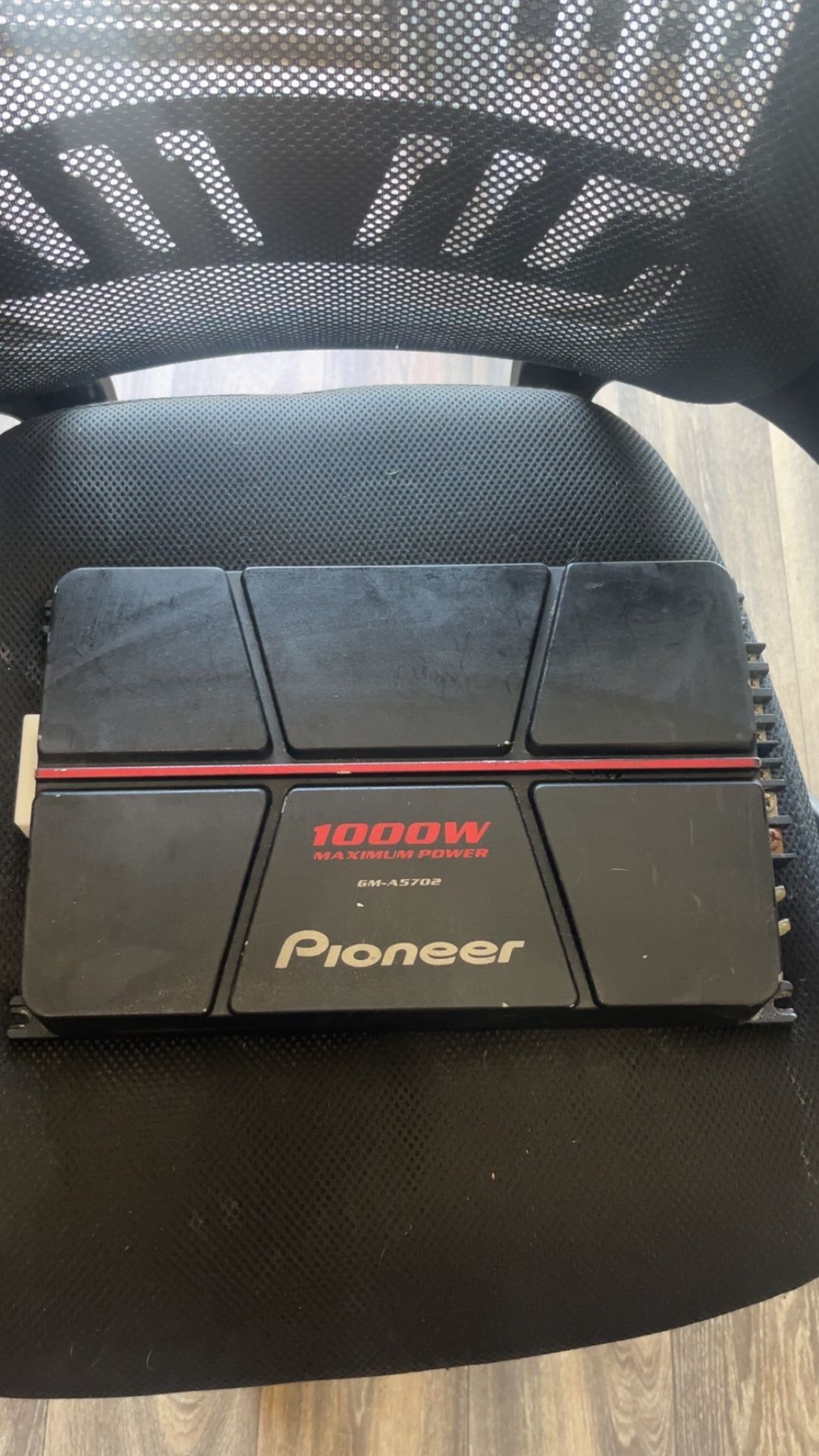 1000 Watts Pioneer Amplifier