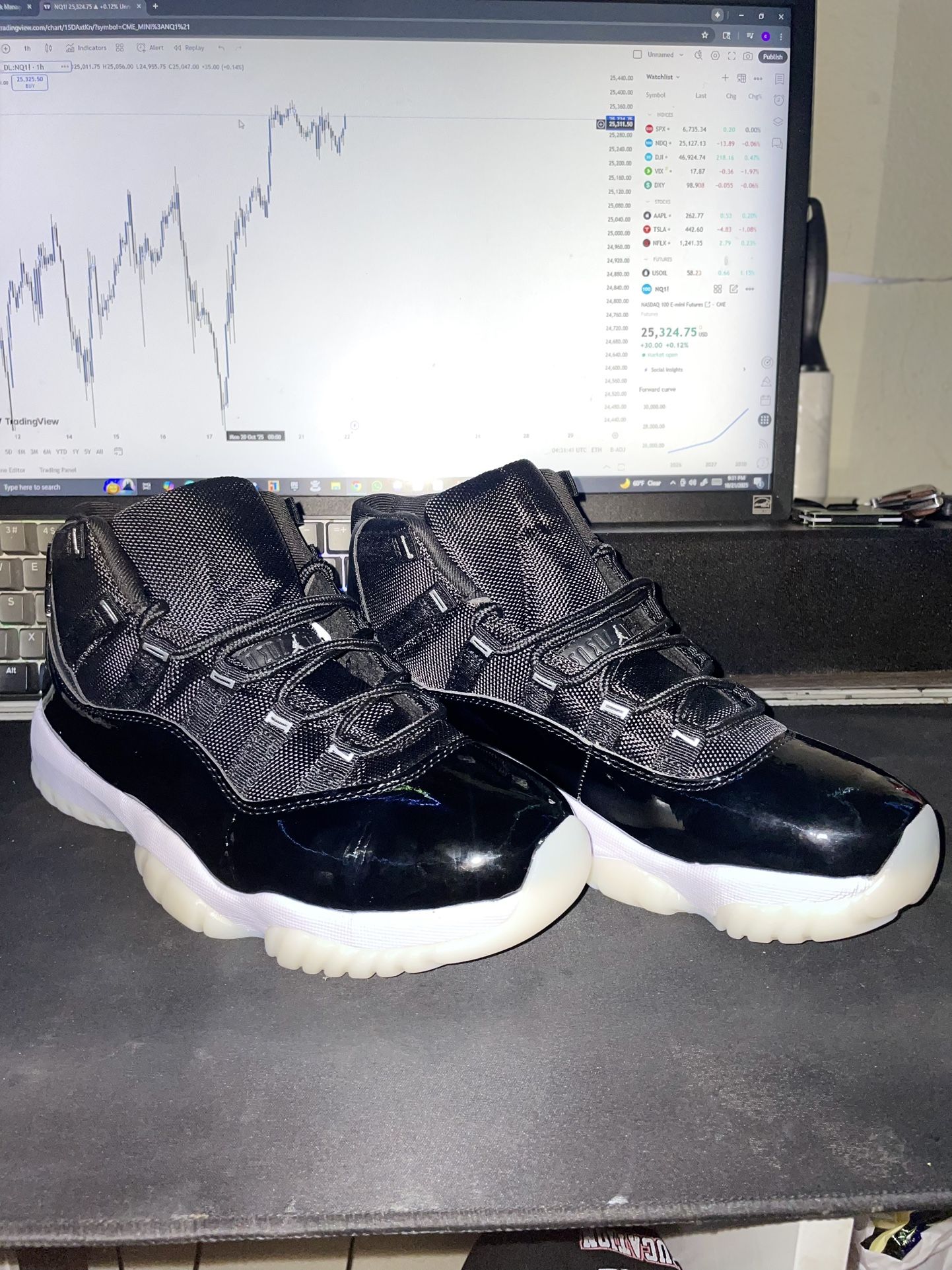 Jordan 11  25th Anniversary (NO BOX)    