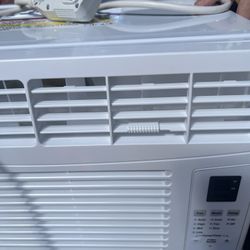 Haier small Ac unit with remote 