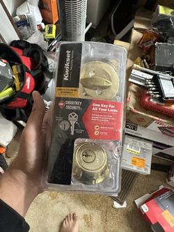 Kwikset 660 single cylinder deadbolt featuring SmartKey Security.  