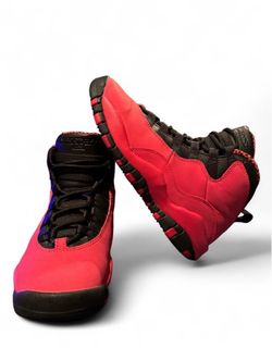 Boys Jordan 10 fusion red size 4Y hardly worn