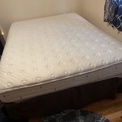 Queen mattress w/frame