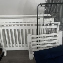 Crib/ Toddler Bed 