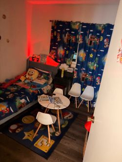 kids table with 4 chairs