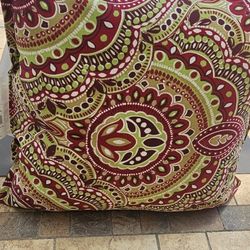 New.  -   Six  Outdoor / Exterior Pillows