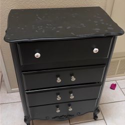 4 Drawer Dresser