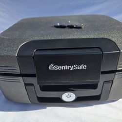 Sentry Safe Box With 2 Keys