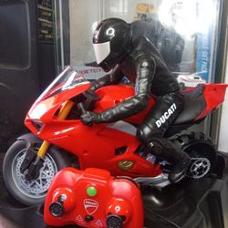Upriser Ducati Panigale V4 
