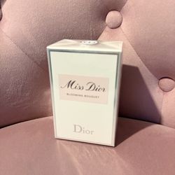 Miss Dior perfume