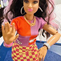 Barbie Extra Doll Bennette Hair W/ PINK  STREAKS Articulated  Curvy