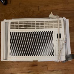 GE 250 Square Foot 6 K BTU window Air Conditioner 