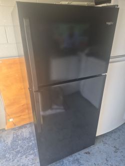 Black Whirpool Refrigerator