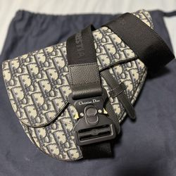 Dior Men's Oblique Motif Saddle Bag
