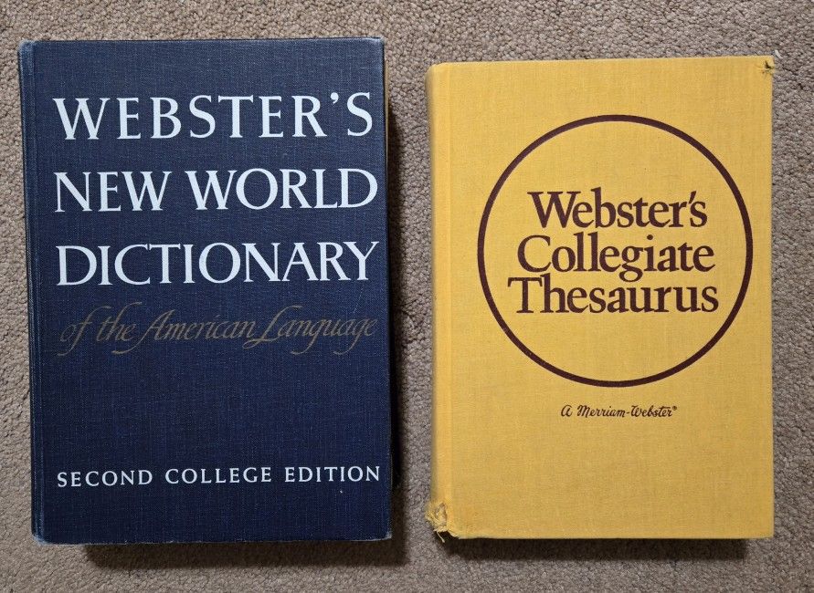 VINTAGE WEBSTERS DICTIONARY & THESAURUS 1970S