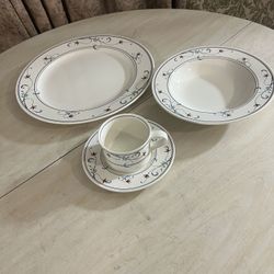 Floral Trim Dinnerware Set