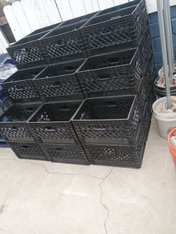 Plastic storage crates