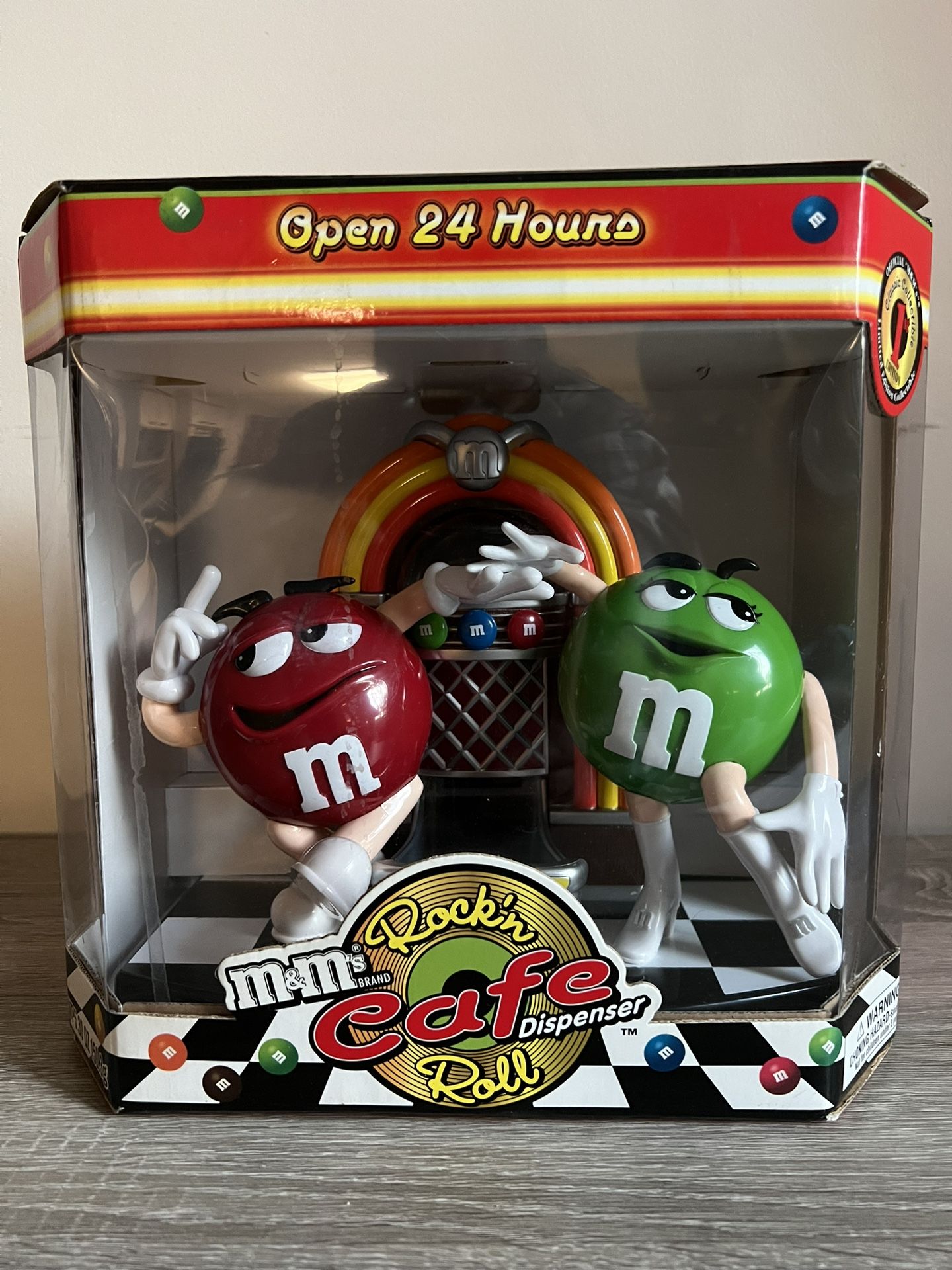 New M&M Rockn Roll Cafe Dispenser