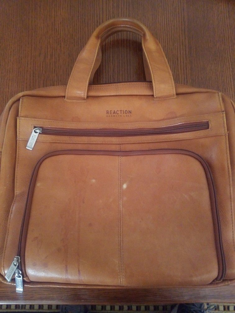 Kenneth Cole Laptop/Tablet/Messenger Bag