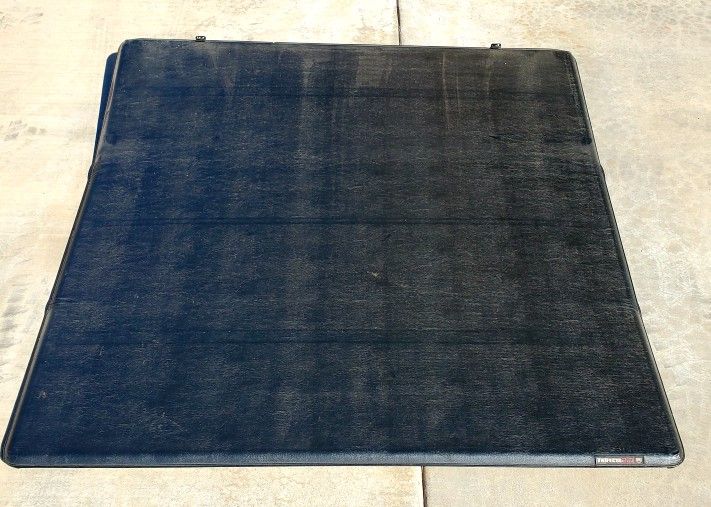 Trifecta 2.0 GMC Trifold Tonneau Cover GMC