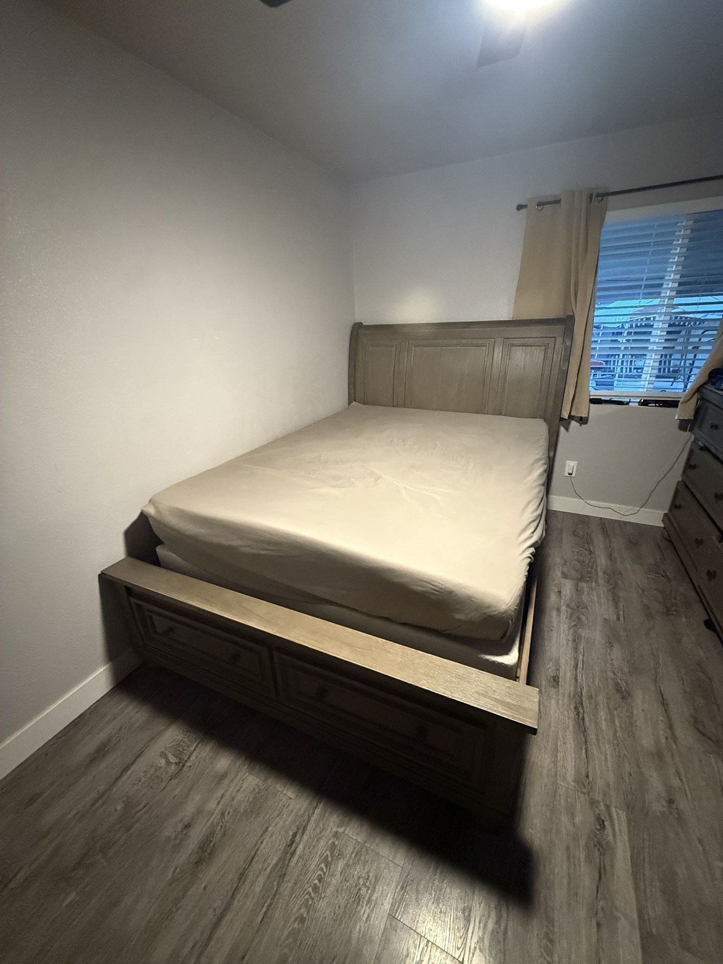 Queen Size Bed Frame + Dresser  * HEAVY DUTY *