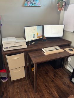 Computer desk