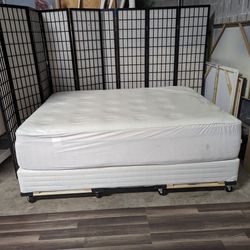 Queen Size Mattress & Box Spring 