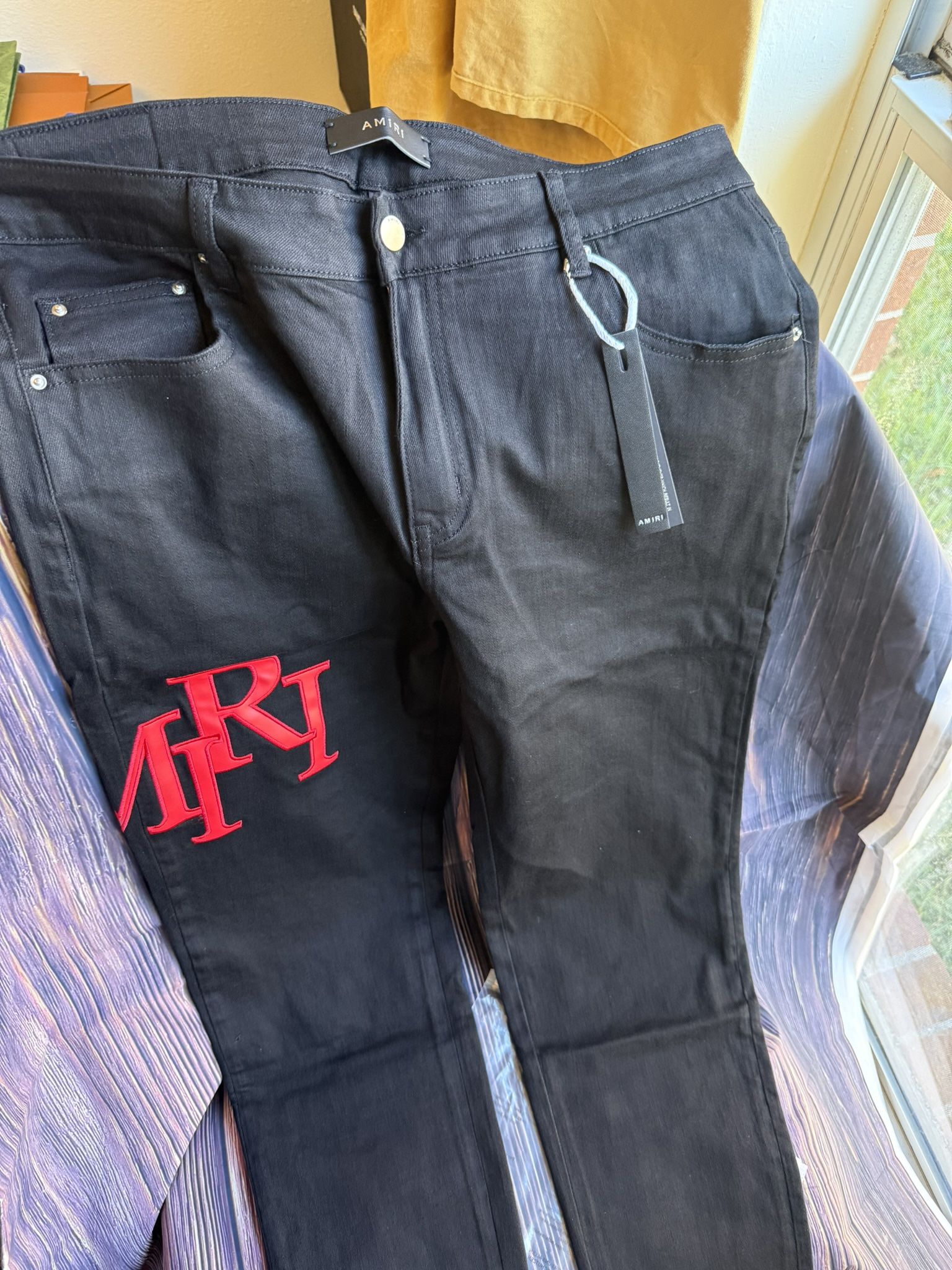 Vaqueros Amiri tallas 36 y 38 disponibles a 140 $ cada uno