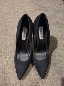 Steve Madden Black Suede size 6 pumps