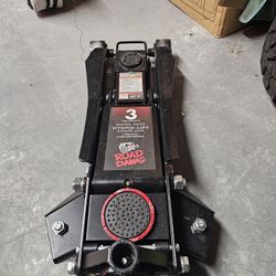 ROAD DAWG 3 Ton Hydraulic floor jack
