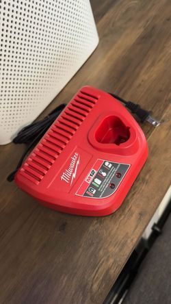 1-New Milwaukee M12 12-Volt Lithium-Ion Battery Charger