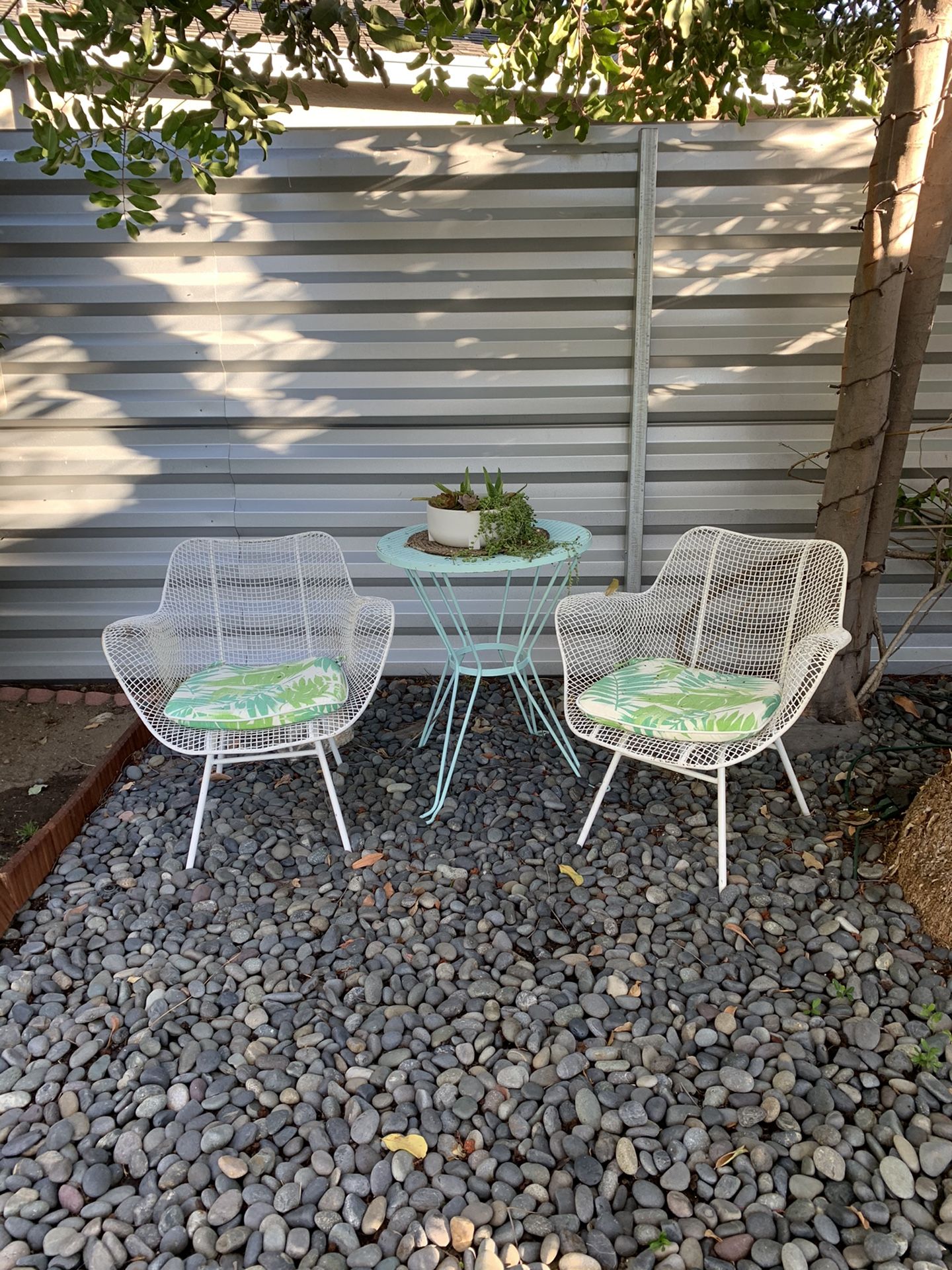 ⚐ Russell Woodard Sculptura mid century patio chairs metal mesh mcm design within reach vintage - $700