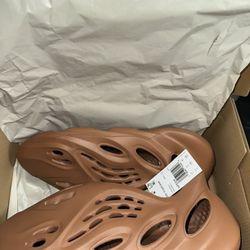 Yeezy Foam RNR “Clay Red” !! Size 11!!! Brand New !!! 