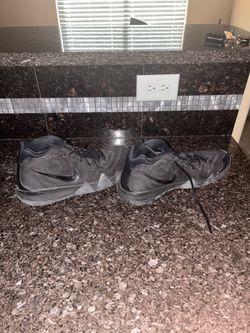Nike Kyrie Irving Court Shoes Size 11.5 Men