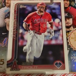 Topps 2025  baseball trading cards
Mike Trout 