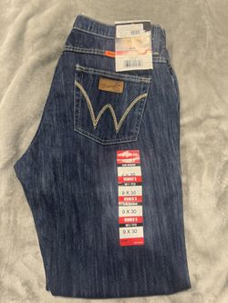 NWT Women’s Wrangler FR 9x30