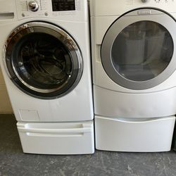 Kenmore*4.0cu.ft Capacity Washer and Maytag*7.3cu.ft Capacity Gas Dryer Duo+Pedestal