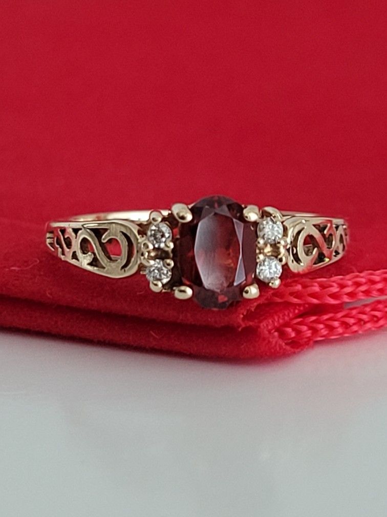 ❤️14k Size 3.75 Beautiful Solid Yellow Gold Garnet and Genuine Diamonds Ring!/ Anillo de Oro con Garnet y Diamantes!👌🎁Post Tags: Anillo de Oro