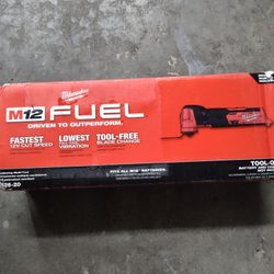NEW MILWAUKEE 2526-20 M12 FUEL 12V CORDLESS OSCILLATING MULTI-TOOL - TOOL ONLY WITH ACCESSORIES