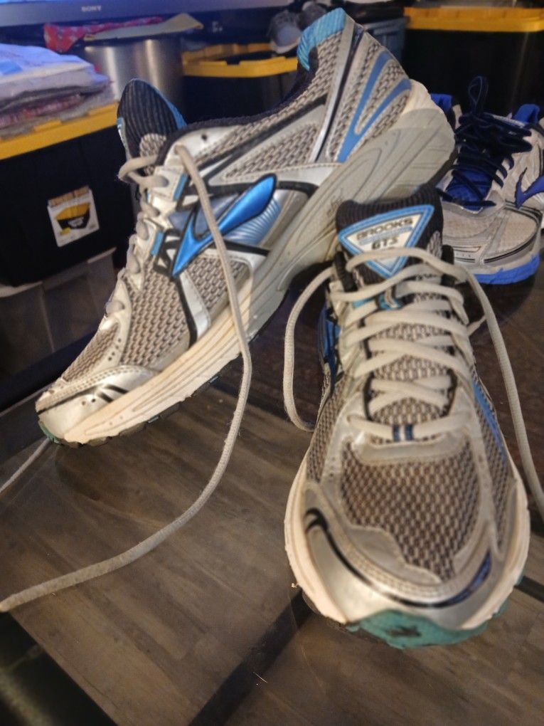 Brooks Mens Addiction GTS12 Size 10D