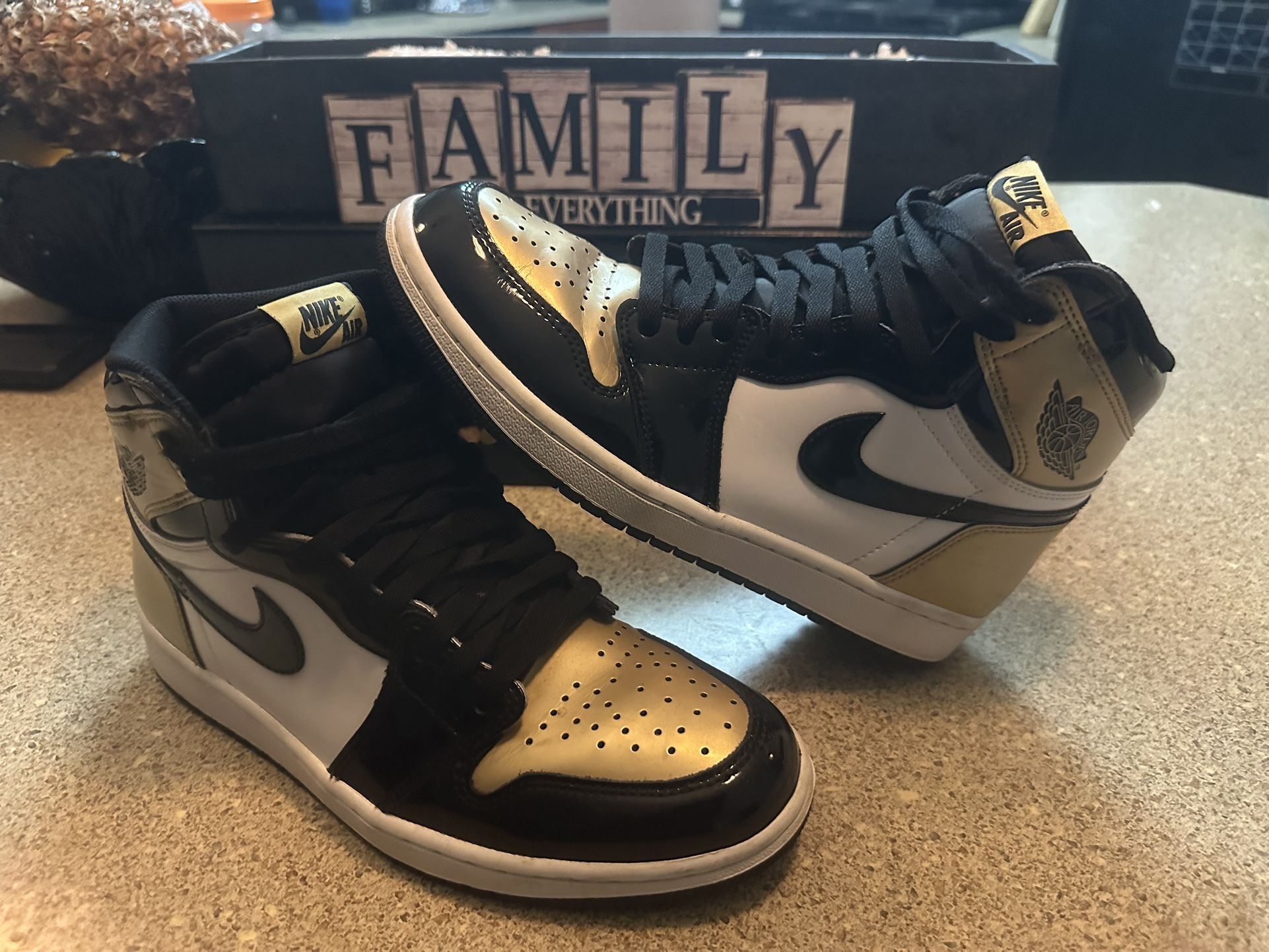 Air Jordan 1 Gold Toe 8.5