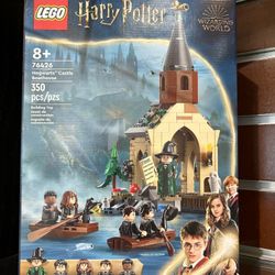 LEGO Harry Potter 350 pcs Hogwarts Castle Boathouse  
