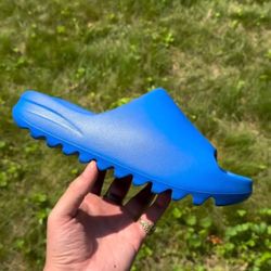 Yeezy slide Azure 