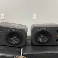 Studio Monitors 