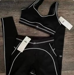 Alo set Size Medium pickup only Lauderdale lakes can negotiate no tags