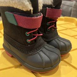 Girls Snow Boots Size 7!