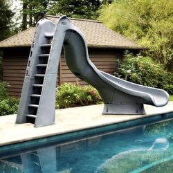 TURBO-TWISTER POOL SLIDE