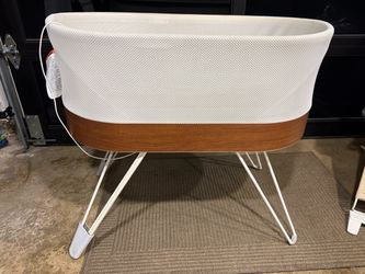 Snoo bassinet