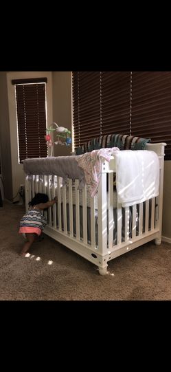 Europa Baby convertible crib