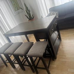 Table With Drawers. 6 Chairs