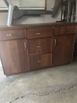 Cabinet, Simple